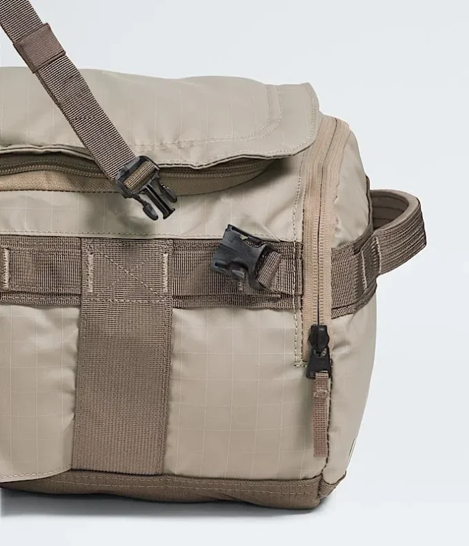 Base Camp Voyager Duffel—32L Base Camp Voyager Duffel—32L