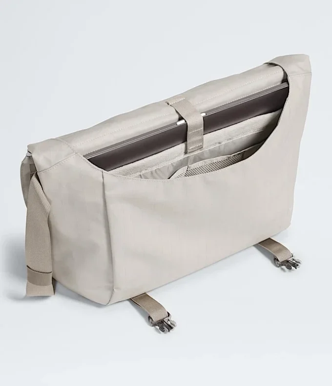 Base Camp Voyager Messenger Bag Base Camp Voyager Messenger Bag