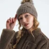 Oh Mega Fur Pom Beanie til kvinder Oh Mega Fur Pom Beanie til kvinder