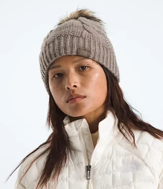 Oh Mega Fur Pom Lined Beanie til kvinder Oh Mega Fur Pom Lined Beanie til kvinder