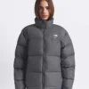 The North Face X SKIMS 1996 Nuptse jakke