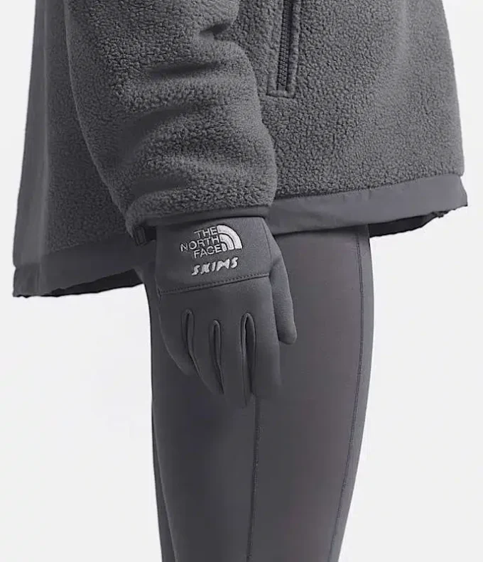 The North Face X SKIMS handsker The North Face X SKIMS handsker