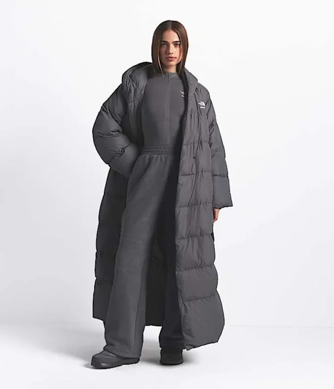 The North Face X SKIMS Nuptse Wrap Parka til kvinder
