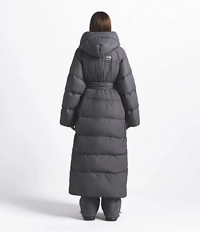 The North Face X SKIMS Nuptse Wrap Parka til kvinder
