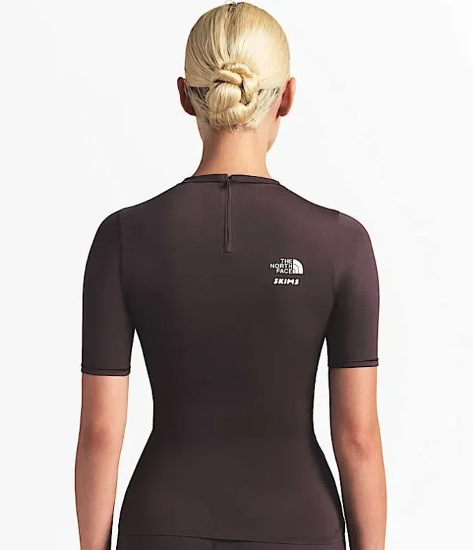 The North Face X SKIMS Refina kortærmet top til kvinder