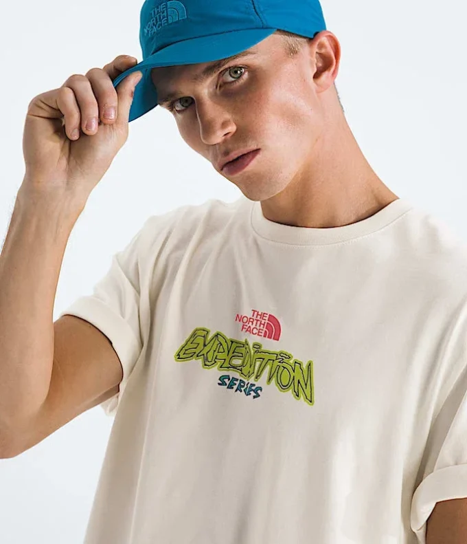 TNF™ Essential Expedition Series kortærmet T-shirt til mænd – Grafik TNF™ Essential Expedition Series kortærmet T-shirt til mænd – Grafik